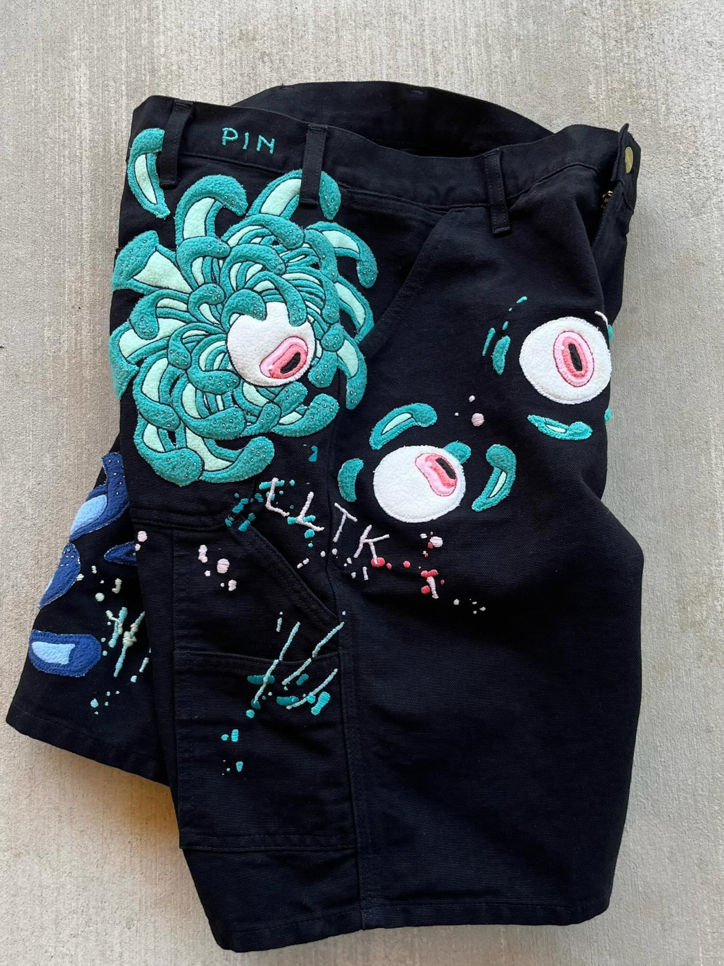 "SEEING" Shorts
